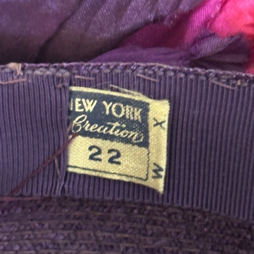FABULOUS 1940s' PURPLE FEDORA/ "CROCHETED" BRIM + FABRIC FLOWERS & MATCHING VEIL - Picture 14 of 14